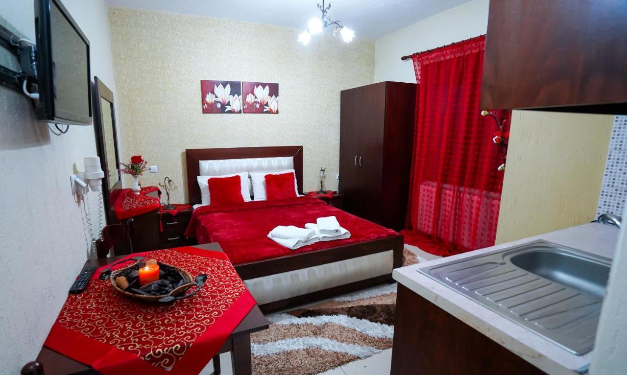 Отель Relax Pozar Като-Лутраки Экстерьер фото